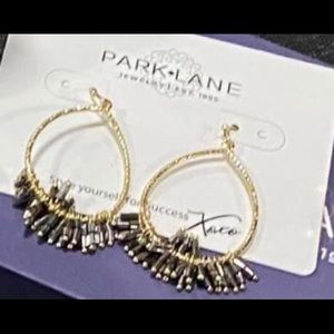 New Park Lane jewelry sparkle box- geo bracelet & hematite earrings Goldtone